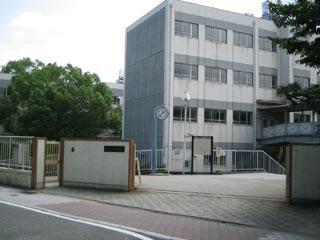 Primary school. 704m to Nagoya Municipal Ithaca elementary school
