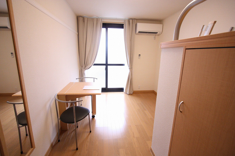 Other room space. Image photo (current state priority)