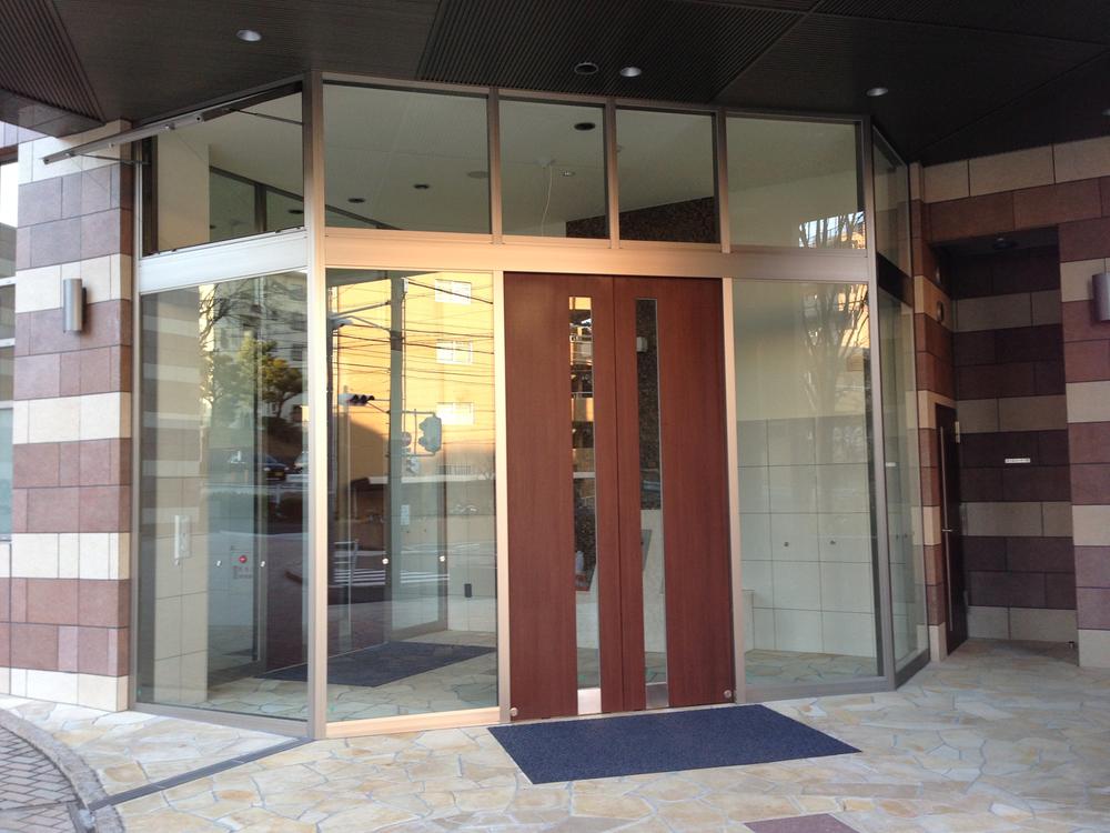 Entrance. Common areas