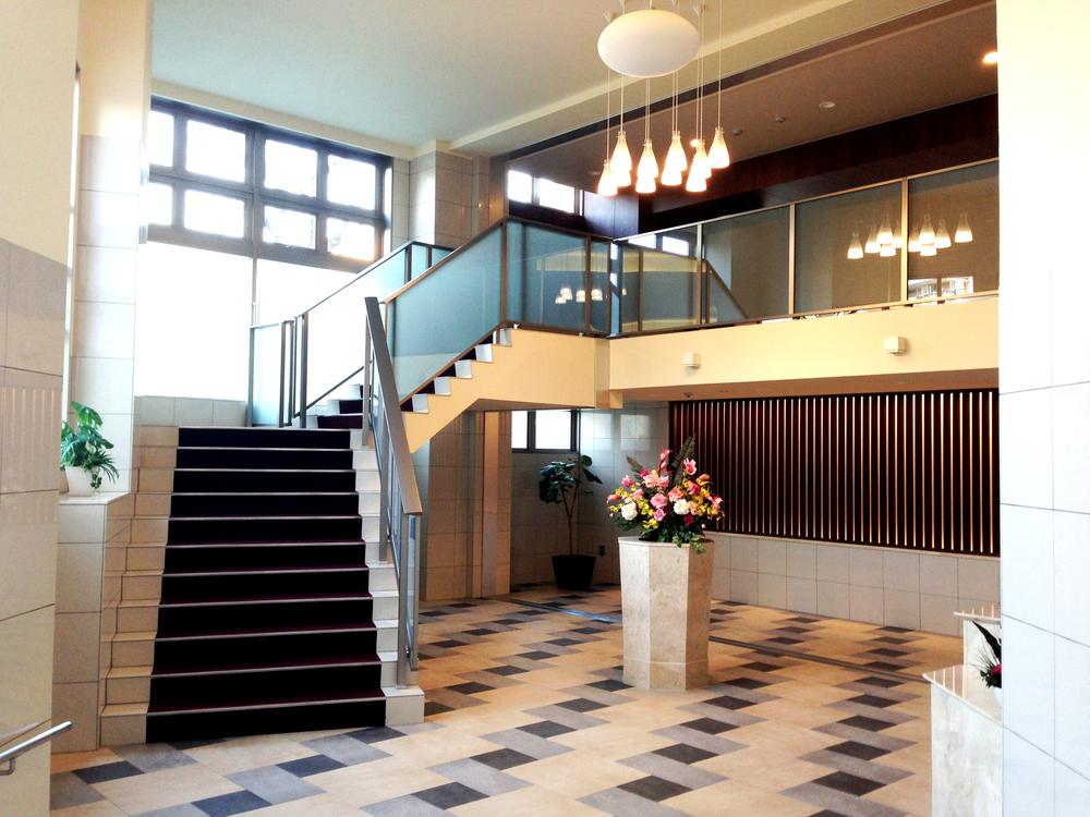 Entrance. Common areas