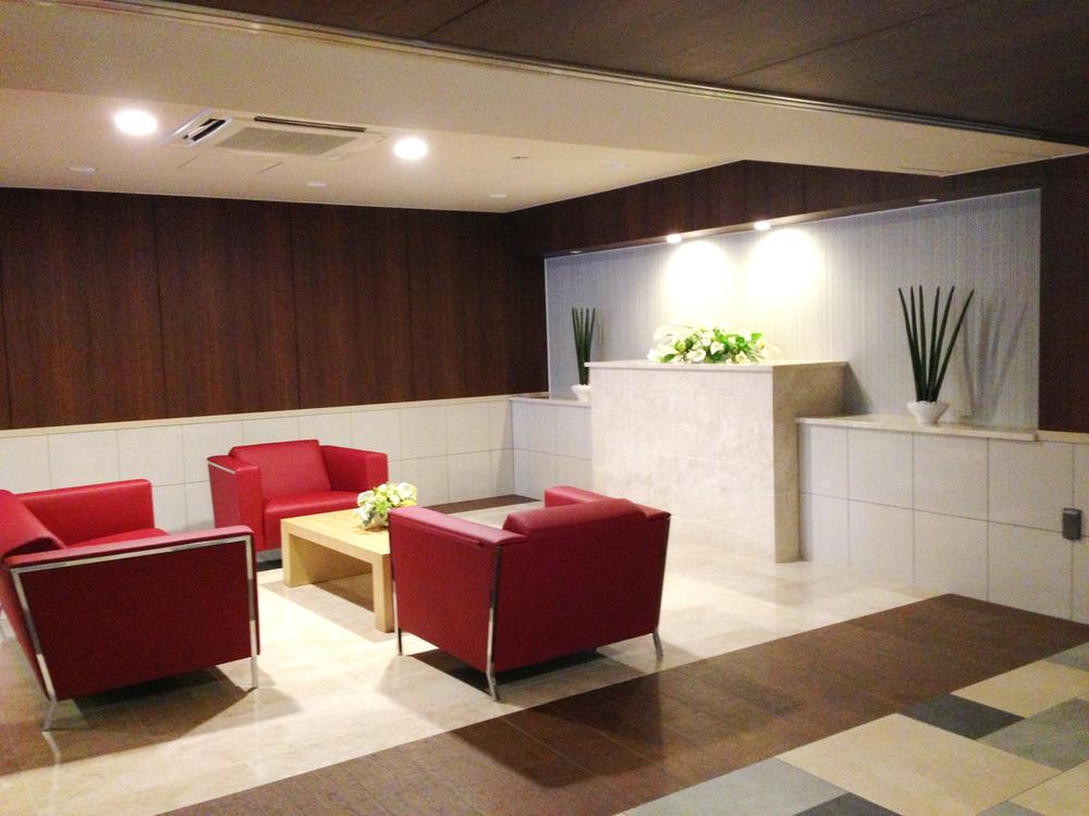 Entrance. Common areas