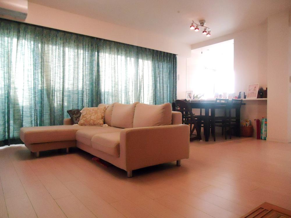 Living. Indoor (10 May 2013) Shooting