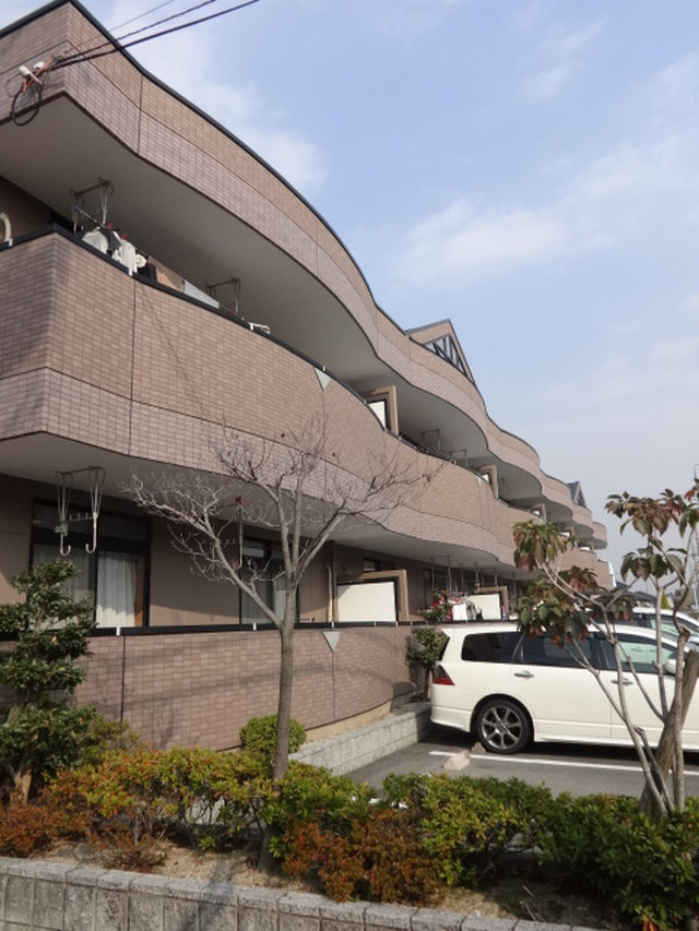 Building appearance.  ☆ It is a stylish building is located in the residential area ☆ 