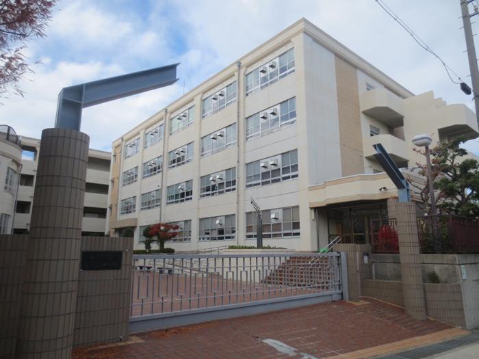Primary school. 668m to Nagoya City Hirako Elementary School