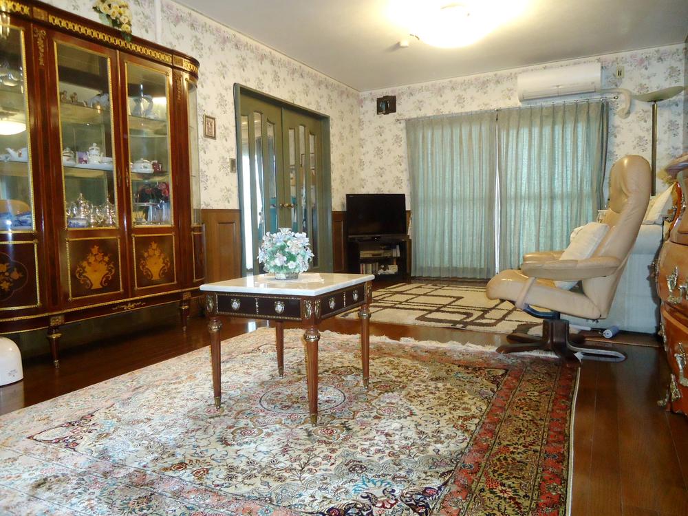 Non-living room. Indoor (10 May 2013) Shooting