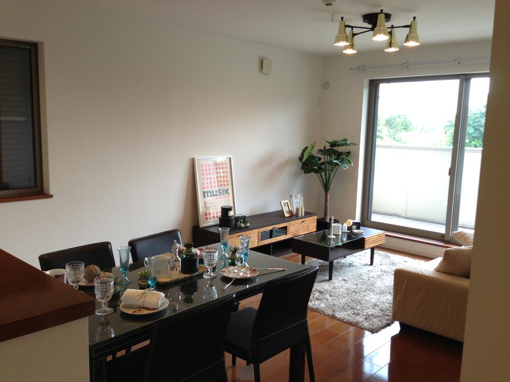 Living. Of spacious 16.7 Pledge on the second floor living LDK! ! Comfortably relax in the family.