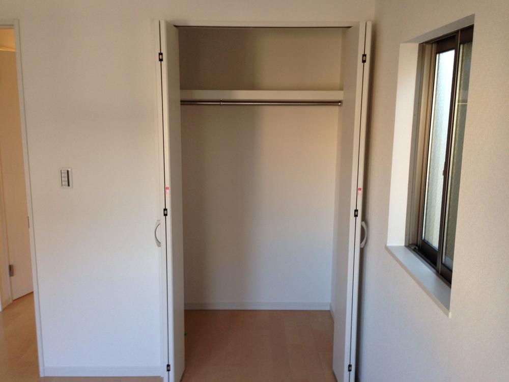 Receipt. Walk-in closet