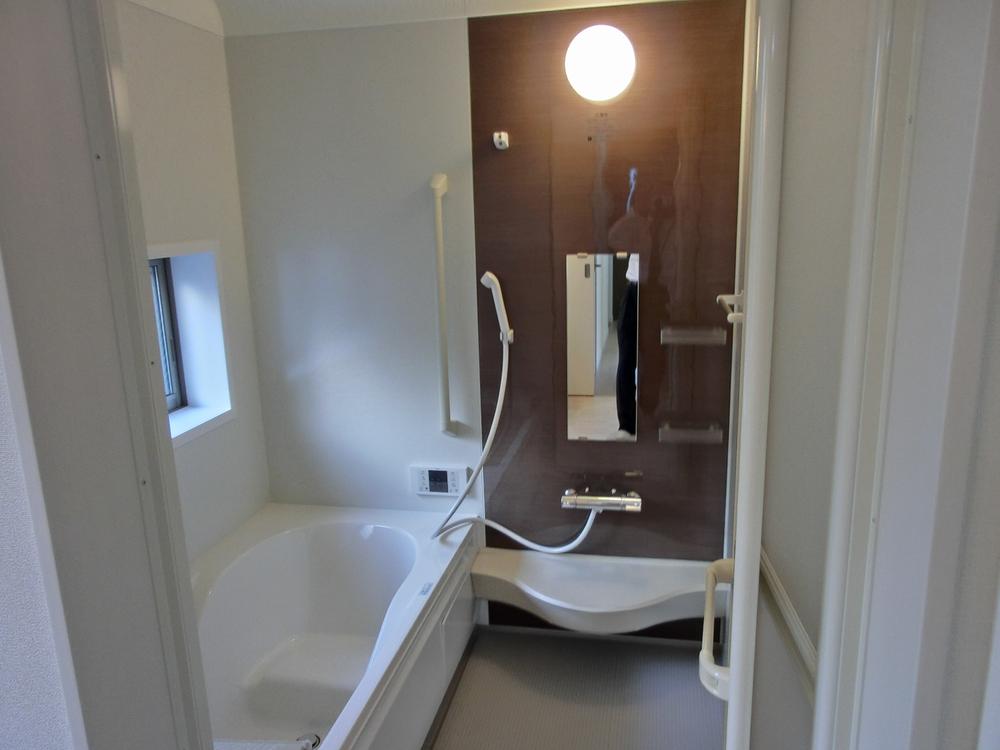 Same specifications photo (bathroom). There is the case that the same specifications differ from actual. 