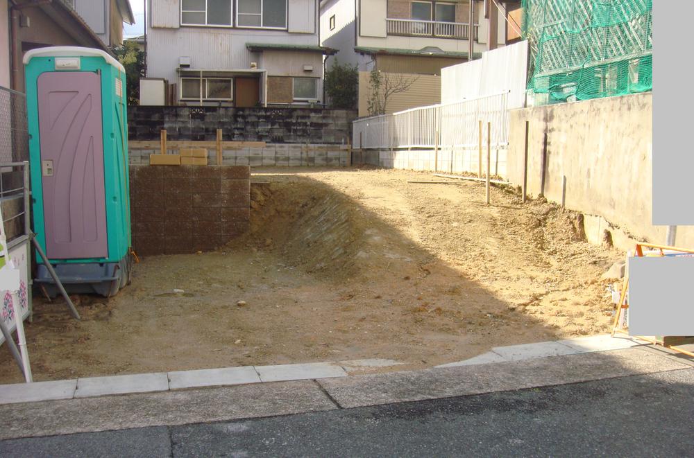 Local appearance photo. Local (12 May 2013) Shooting Current, Is a vacant lot.