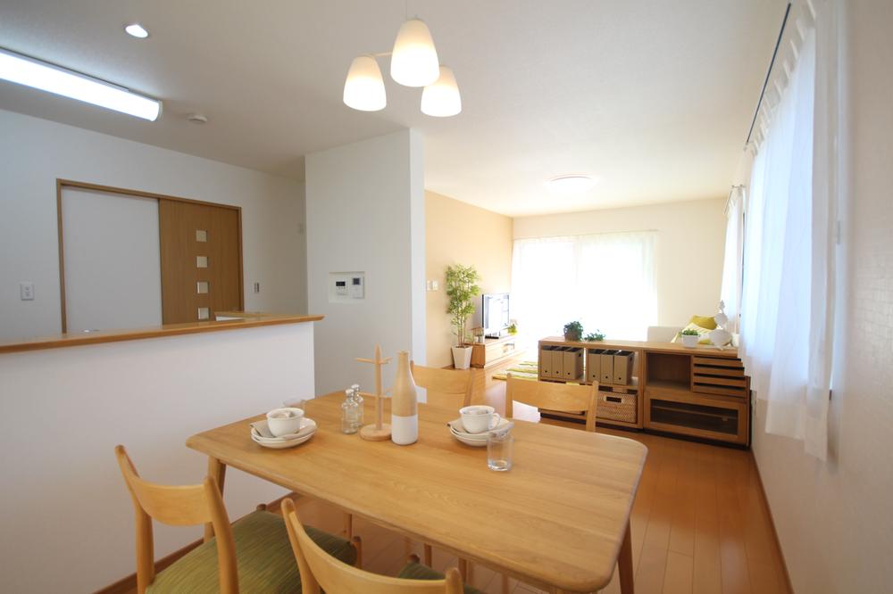 Other. Fresh hot and cold dishes to dining you are immediately a family from the face-to-face in the kitchen. Since also gratin and pan cooking it immediately from the kitchen to the table, Also it is likely to increase your child to help because there is fun to carry Easy cuisine.
