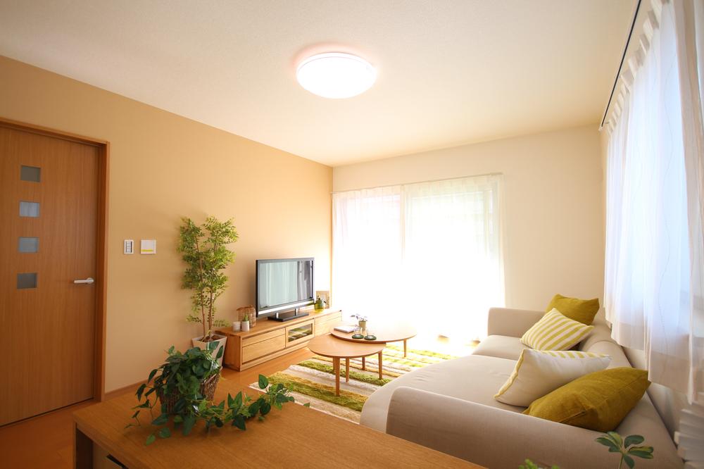 Living. sofa ・ LDK of spacious comfortable space also put the TV board. Party invite your relatives and friends also. Living in a house that size is played will surely, It will be wonderful memories. (E-11 buildings October 2013) Shooting