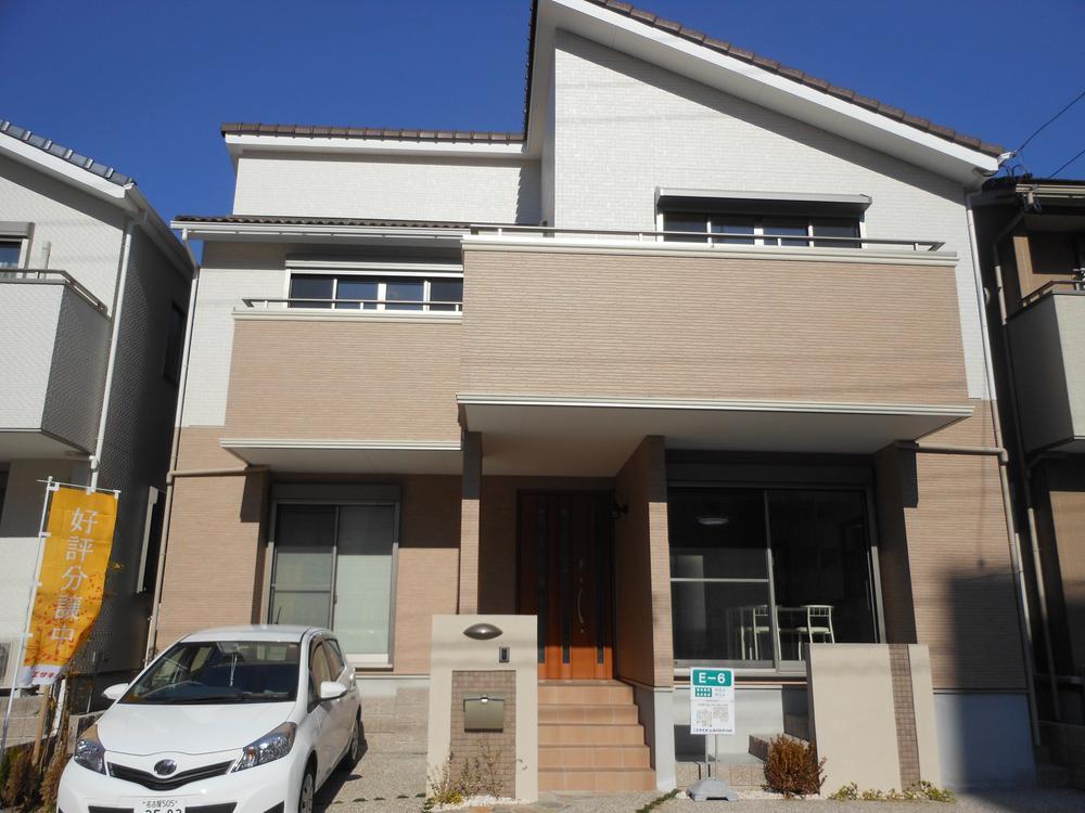 Local appearance photo. All mansion "5LDK" "LDK20 Pledge or more" "long-term high-quality housing support ※ ". As also feel the brightness and are in any space, Adopt a large window. We offer plenty of sun pours a new life.