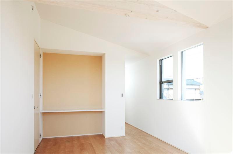 Non-living room. It has set up the fixtures counter in the bedroom that was to have a spread in the building B Master Bedroom gradient ceiling, It was also considered to convenience. 