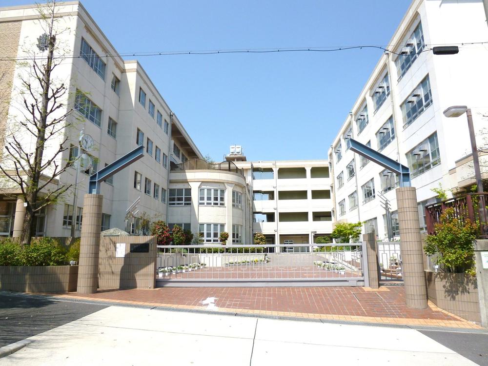 Junior high school. Sakyoyama 1940m until junior high school