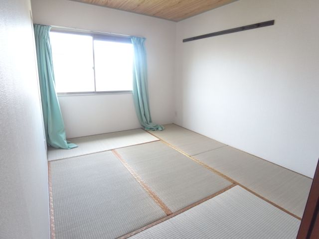 Living and room. Japanese-style room 6 quires