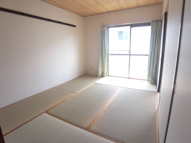 Living and room. Japanese-style room 6 quires