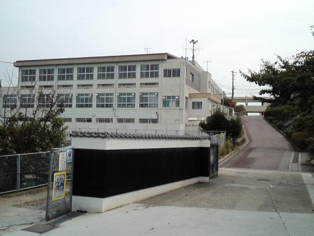 Junior high school. 1550m to Nagoya Municipal Arimatsu junior high school