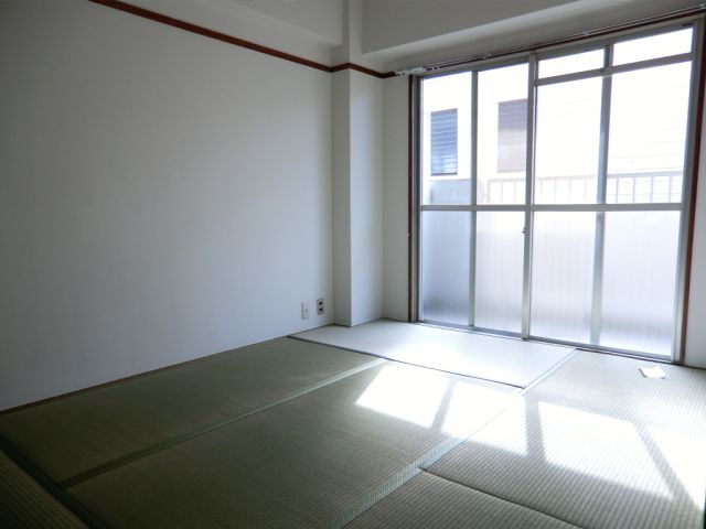 Living and room. Japanese-style room 6 quires