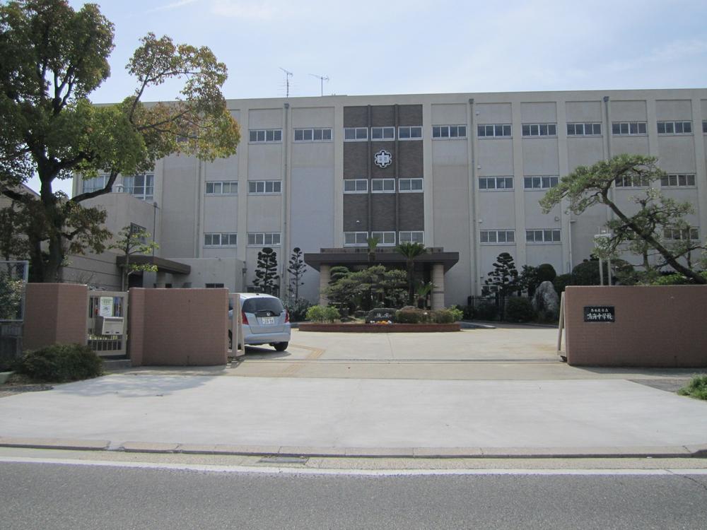 Junior high school. 418m to Nagoya Municipal Narumi junior high school