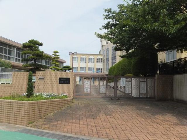 Primary school. Municipal Tokushige up to elementary school (elementary school) 147m