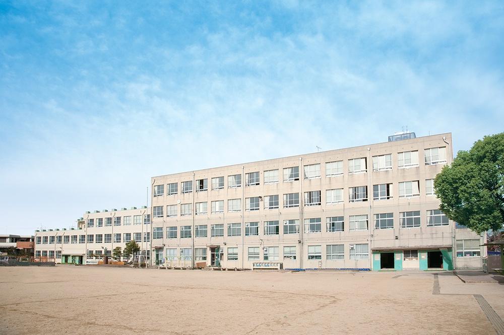 Primary school. Aihara until elementary school 770m