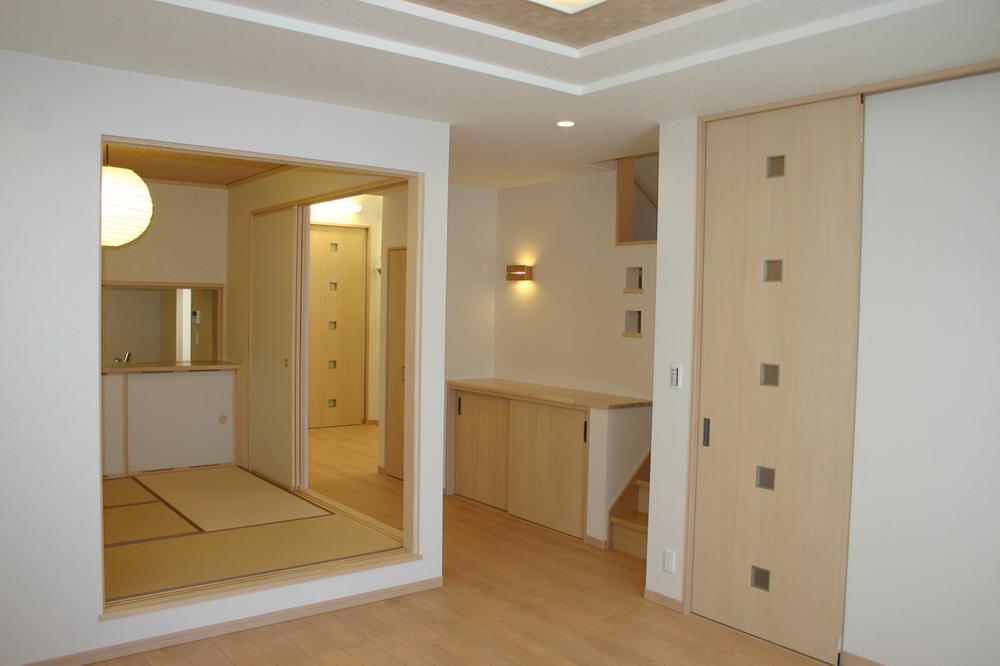 Living. Specification also become large space if Tsunagere living next to the Japanese-style room that you can enter and exit from two directions. T3 living