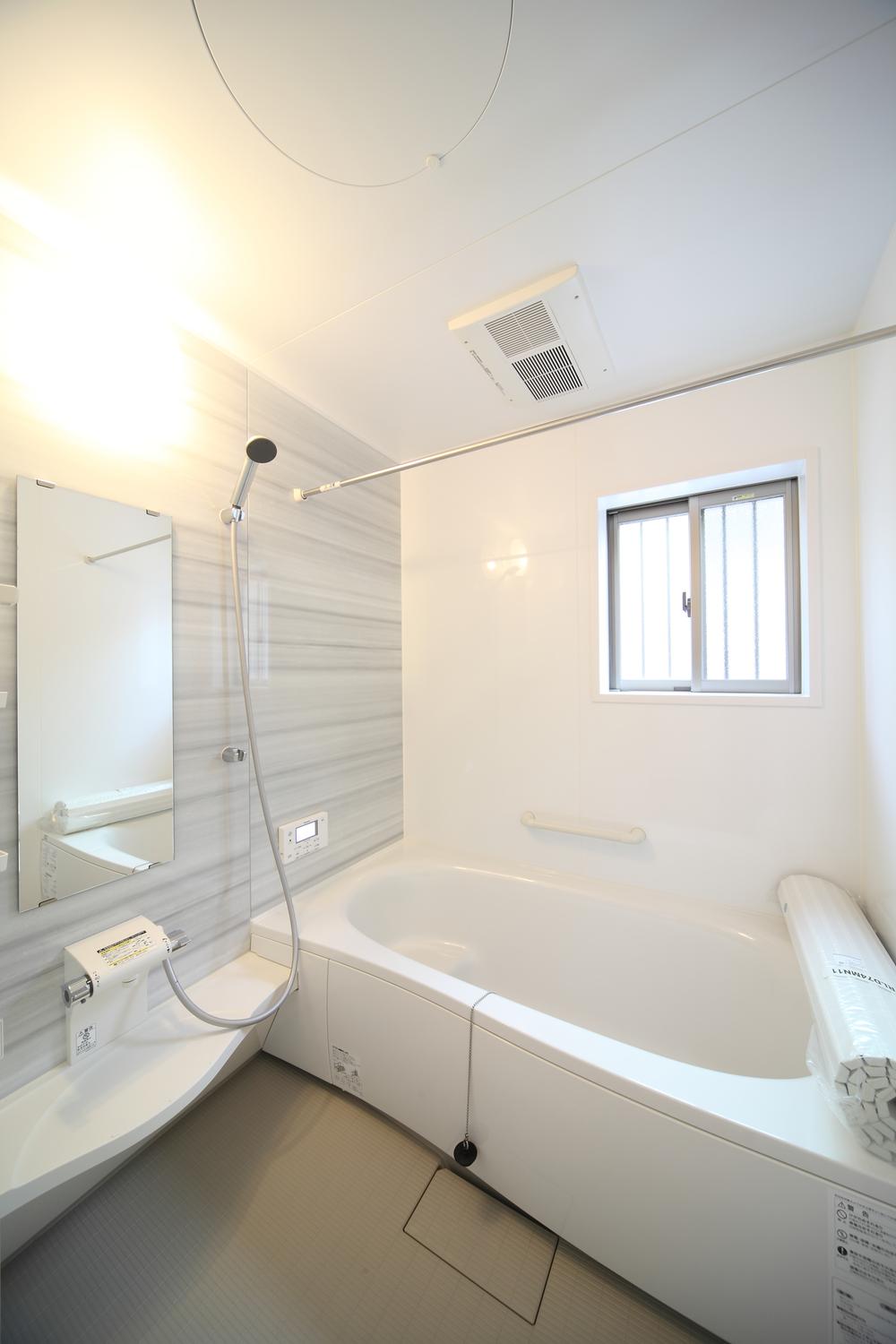 Bathroom. Heals the fatigue of one day in the bath and spacious.