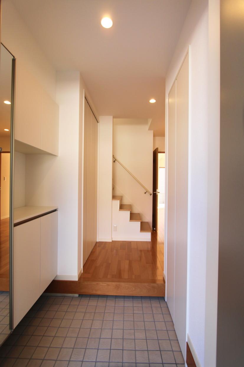 Entrance. Cupboard ・ Doma storage ・ Cloak, etc.,
