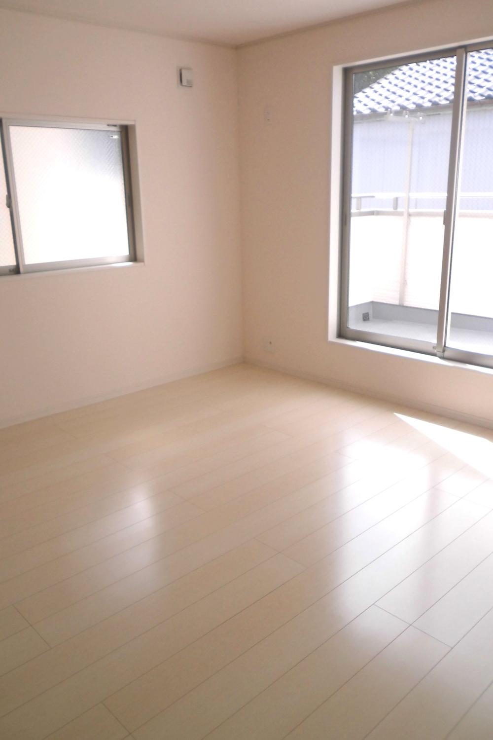 Non-living room. 1 Building (2013 October shooting)