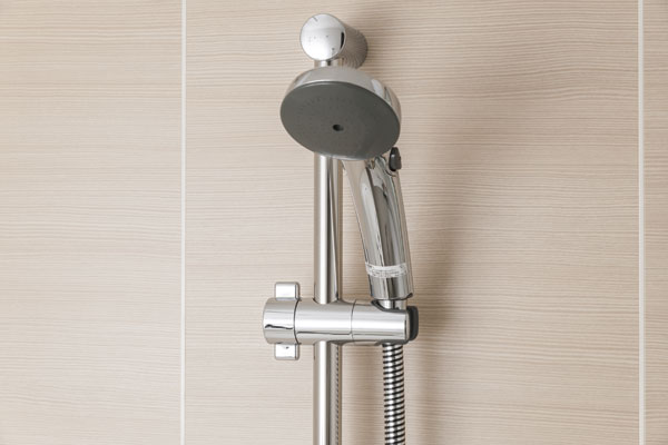 Bathing-wash room.  [With stop switch shower head + slide bar] Upscale metal specification shower head with the stop switch. Slide bar height can be adjusted has also been installed (same specifications)
