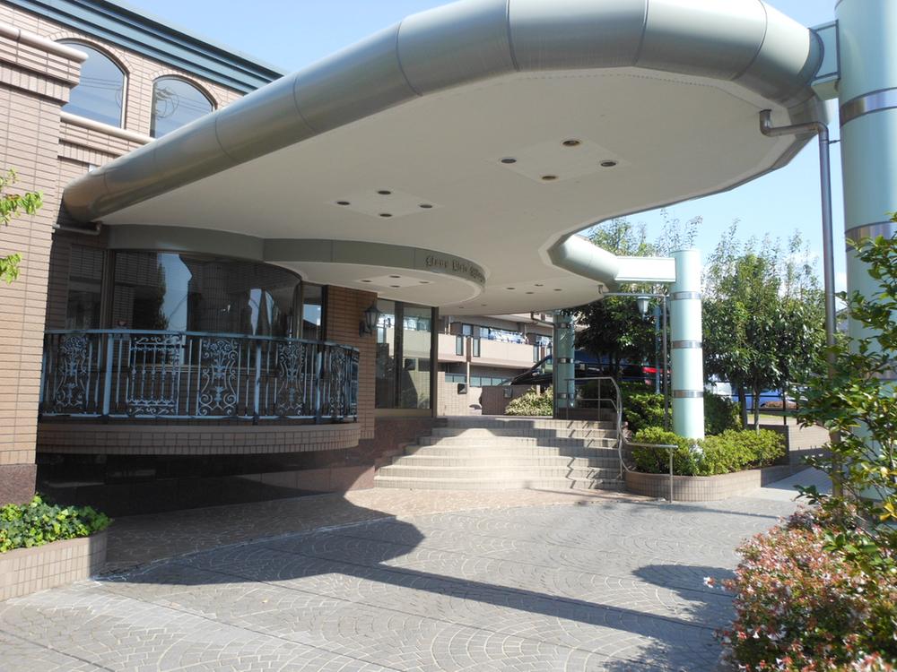 Entrance. Common areas