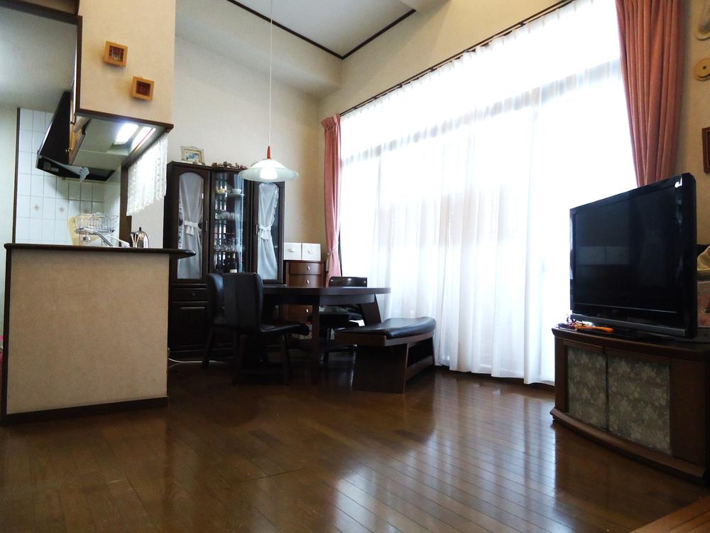 Living. Indoor (07 May 2013) Shooting