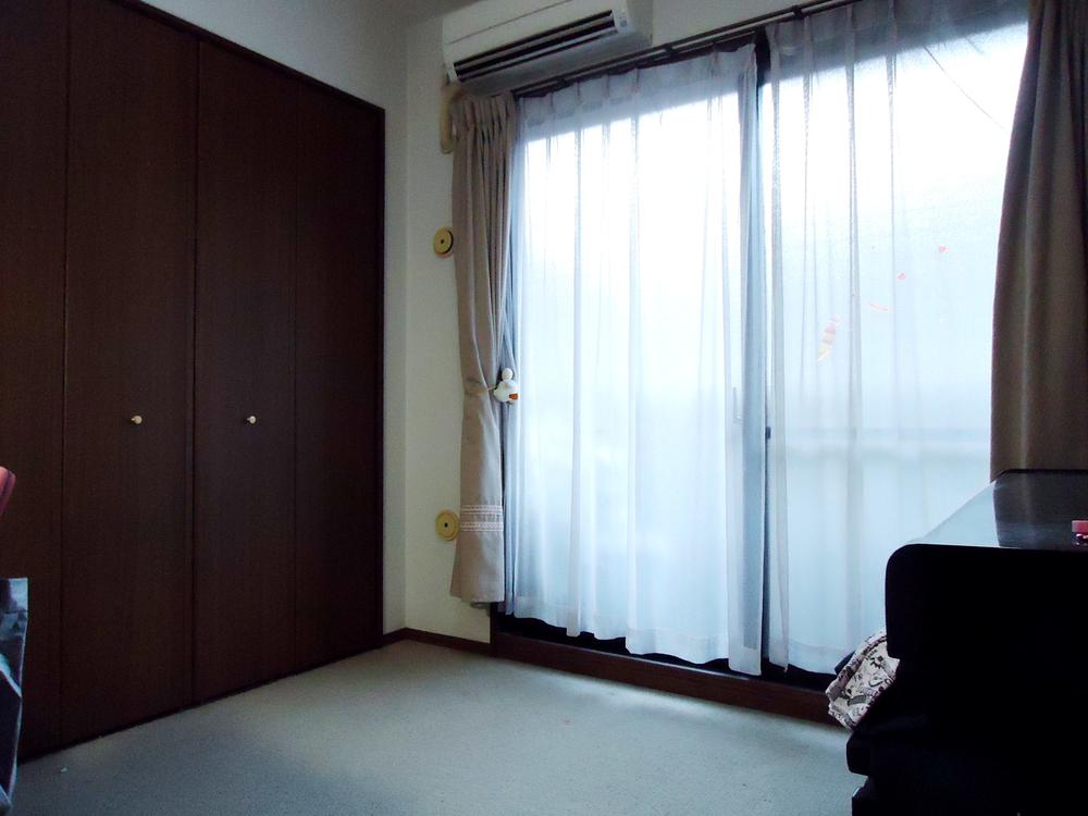 Non-living room. Indoor (07 May 2013) Shooting