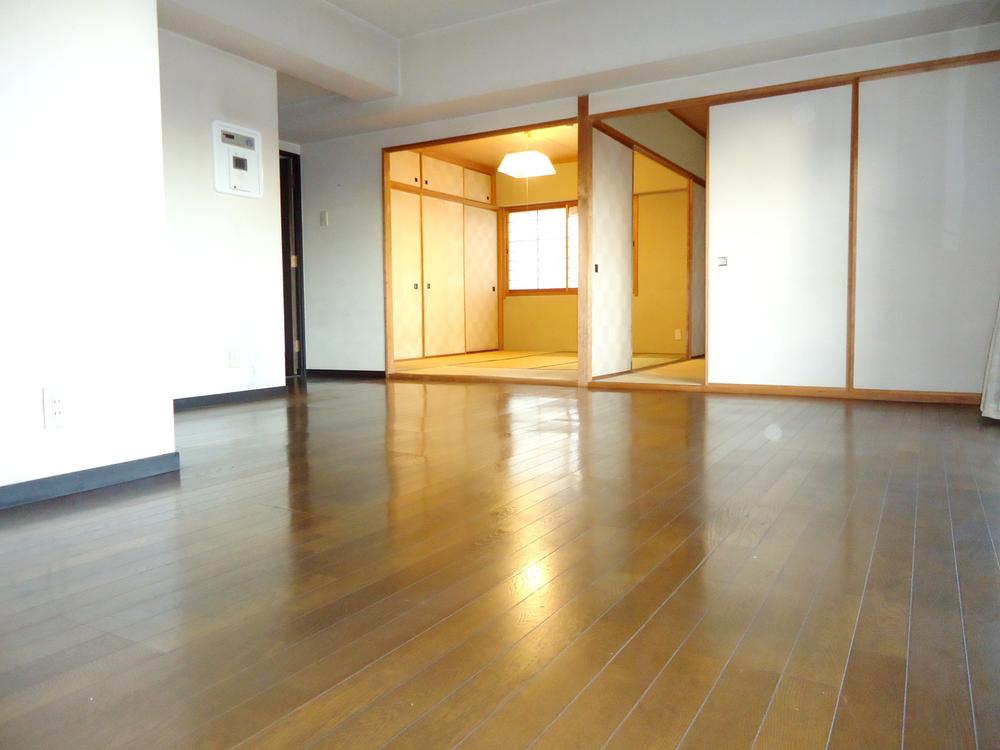 Living. Indoor (September 2013) Shooting