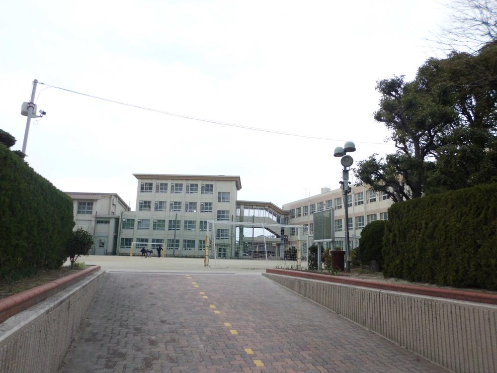 Primary school. 320m to Nagoya Tatsumidori Elementary School
