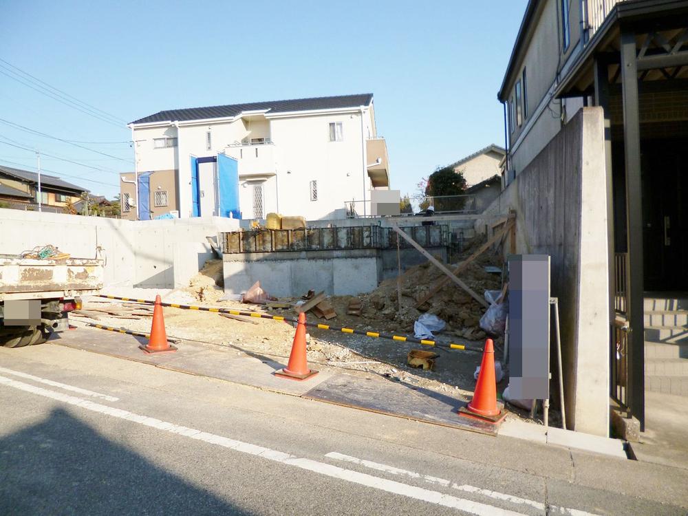 Local photos, including front road. Local (12 May 2013) Shooting