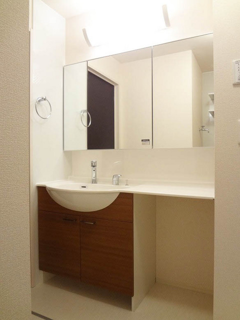 Washroom. Vanity (126cm)