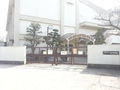 Junior high school. Kanzawa 170m until junior high school