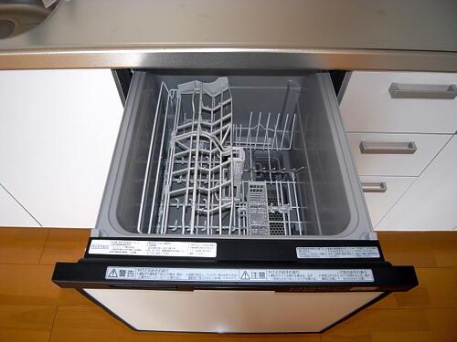 Kitchen. Dish washing and drying machine