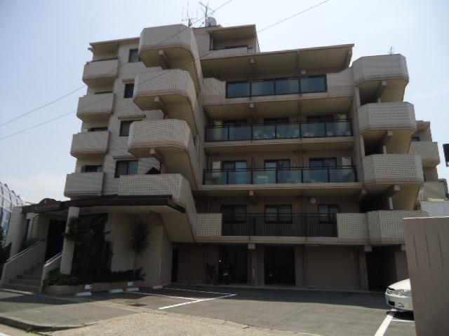 Local appearance photo. Local (10 May 2013) Shooting