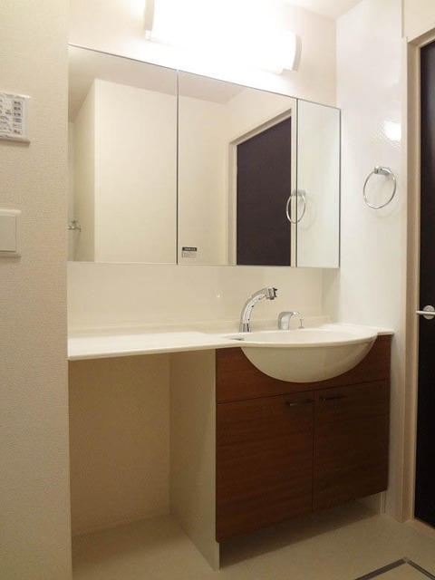 Washroom. Vanity (126cm)