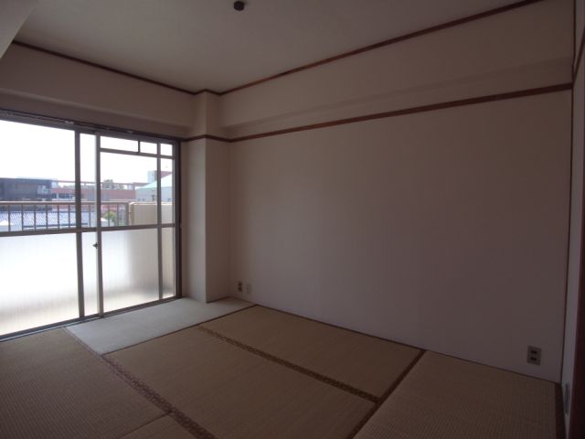 Living and room. Japanese-style room 6 quires