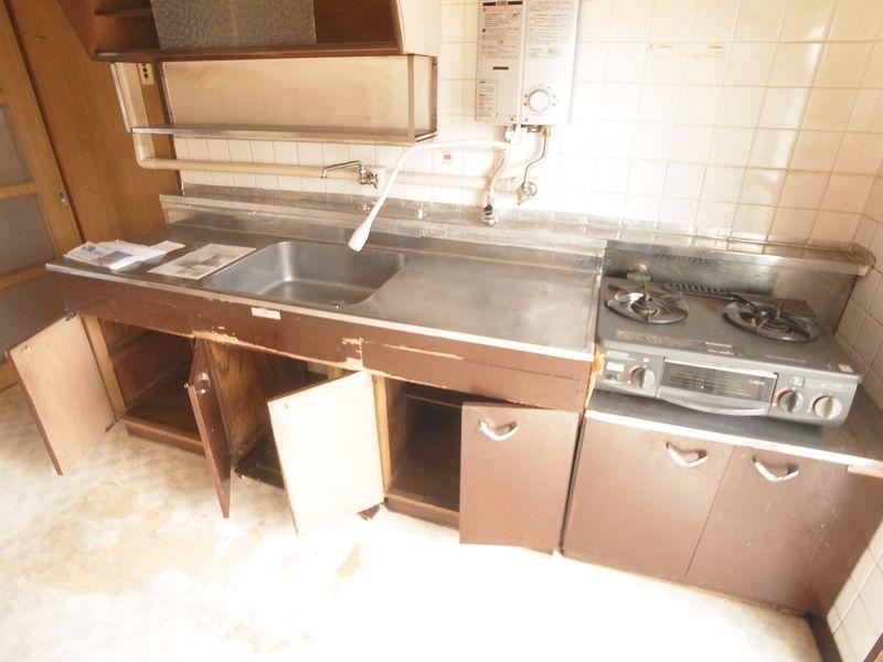 Kitchen. Indoor (11 May 2013) Shooting