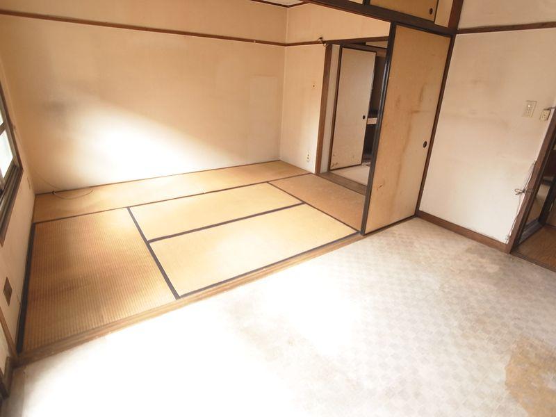 Non-living room. Indoor (11 May 2013) Shooting