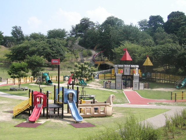 park. Otaka 427m to green space (park)