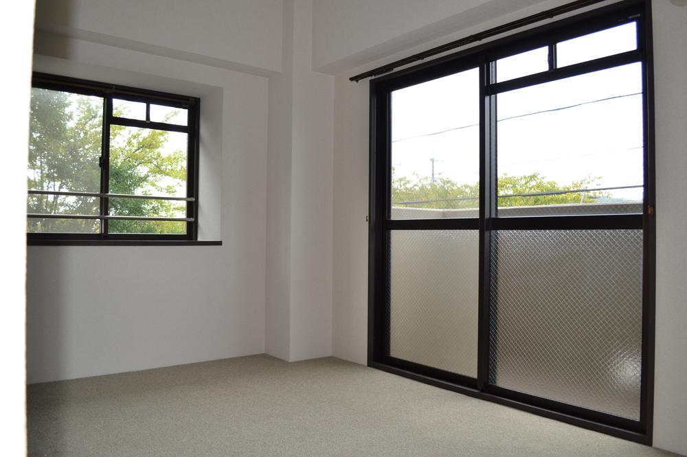 Non-living room. Local (11 May 2013) Shooting