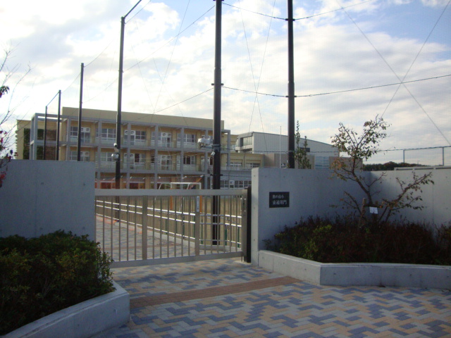 Primary school. 566m before until the elementary school (elementary school) in Nagoya Tatsukuma