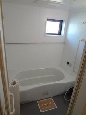 Bath. Bathroom (1.6m × 1.6m type)