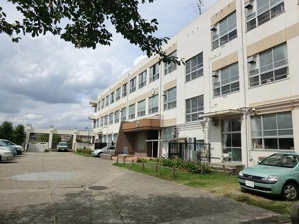 Primary school. 506m to Nagoya Municipal black stones Elementary School