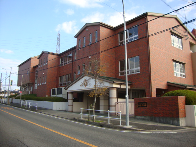 kindergarten ・ Nursery. Tokushige kindergarten (kindergarten ・ 719m to the nursery)